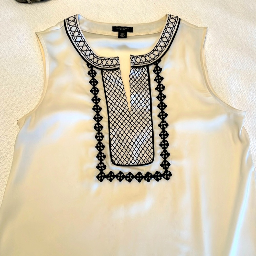 Ann Taylor Petite Cream and Black Tank
